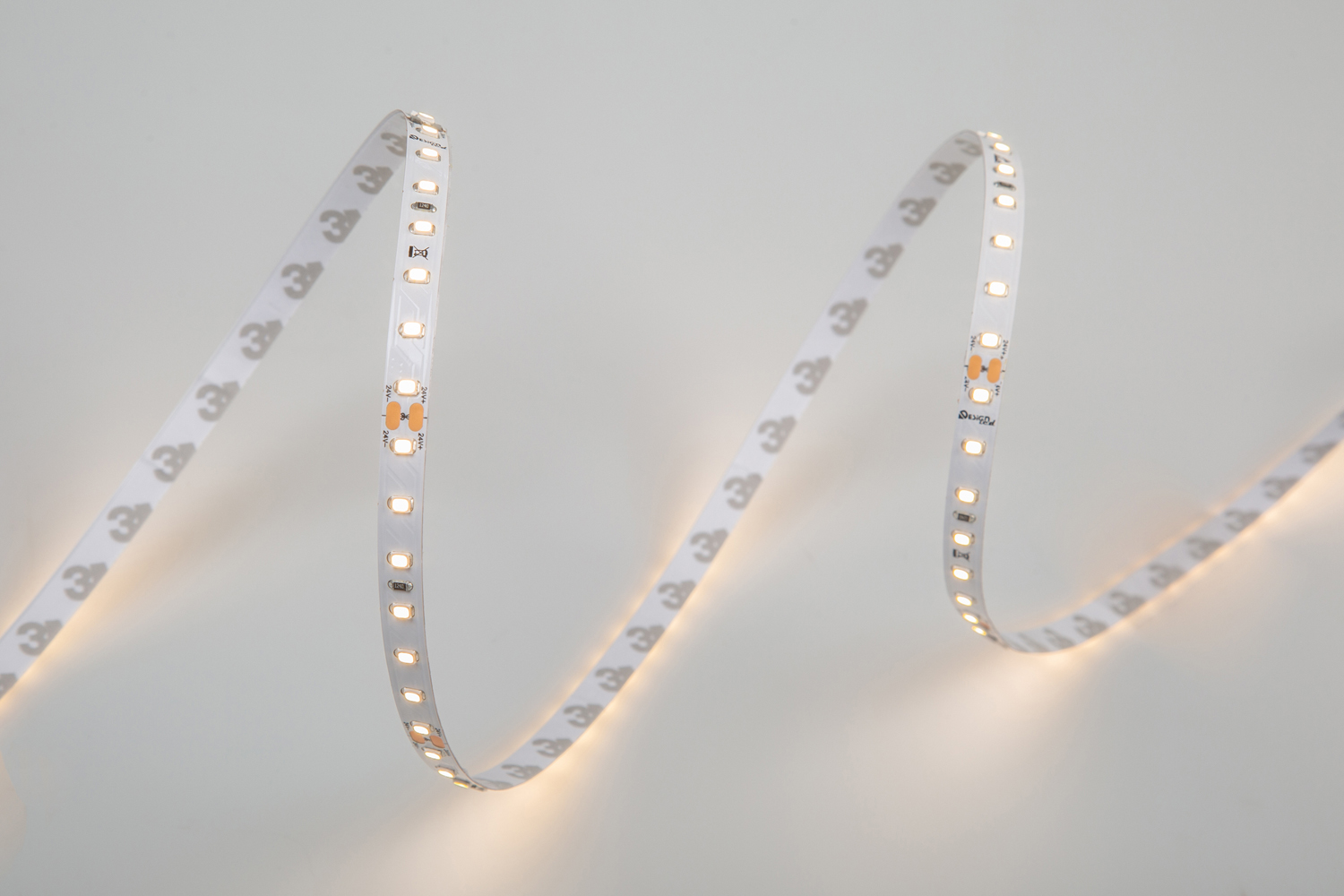 Лента светодиодная LUX, 2835, 98 LED/м, 10 Вт/м, 24В, IP33, Теплый белый (3000K) SWG