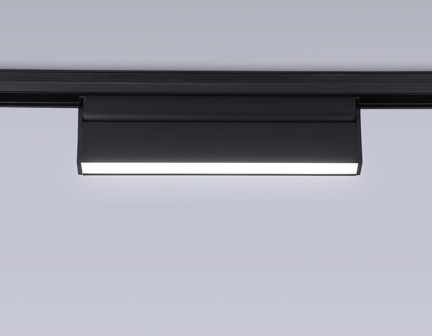 Светильник светодиодный трековый для шинопровода Magnetic GL4062 BK черный IP20 12W 4200K 48V Ambrel