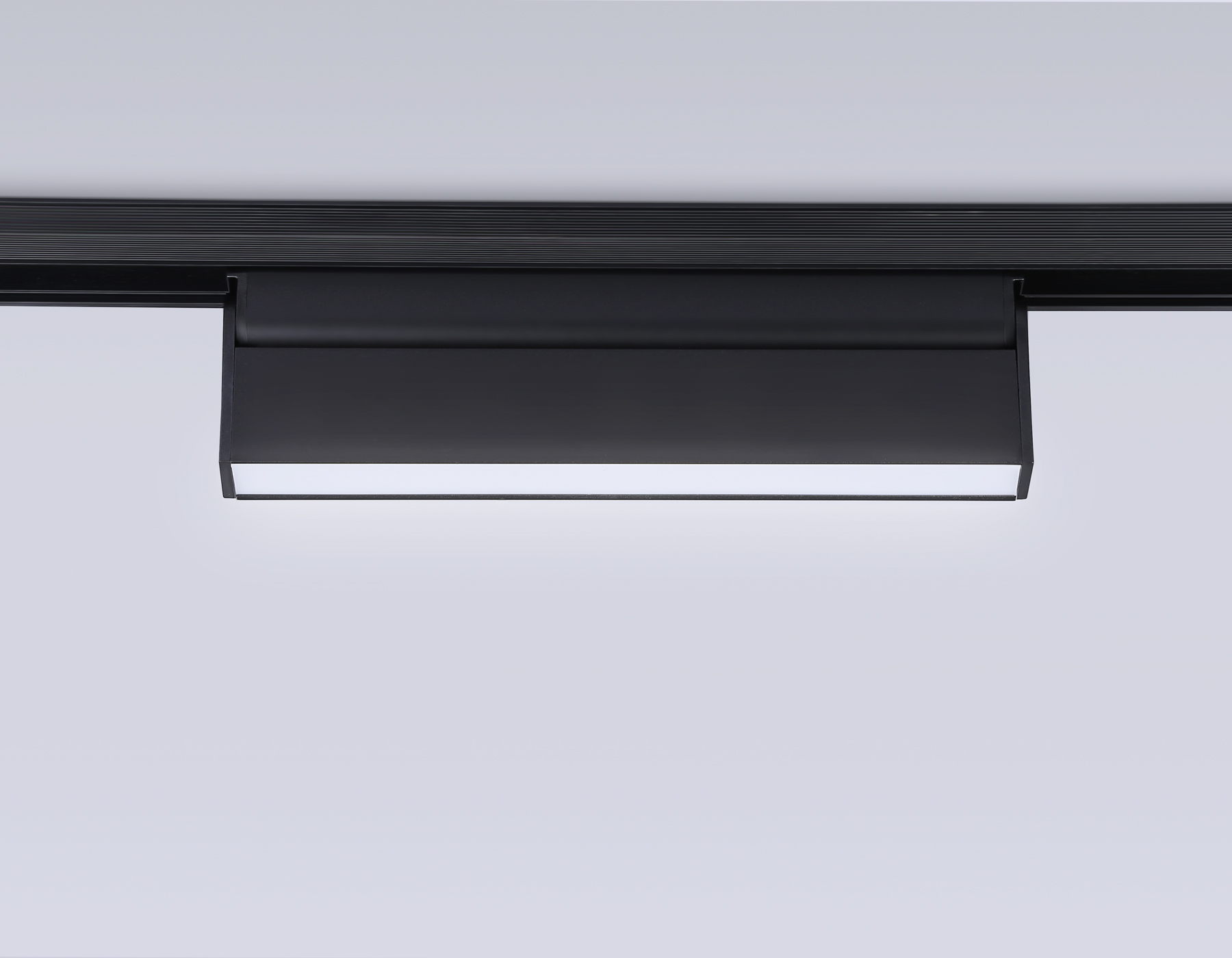 Светильник светодиодный трековый для шинопровода Magnetic GL4062 BK черный IP20 12W 4200K 48V Ambrel