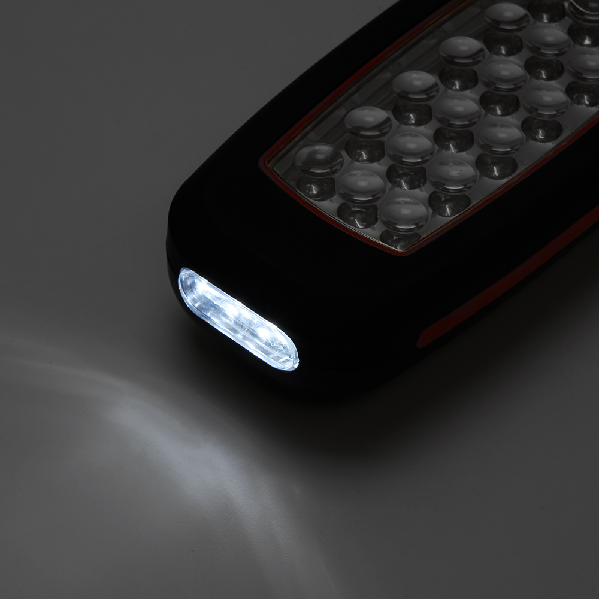 Фонарь рабочий TH2403 на батарейках 3*АА 2W пластик FERON