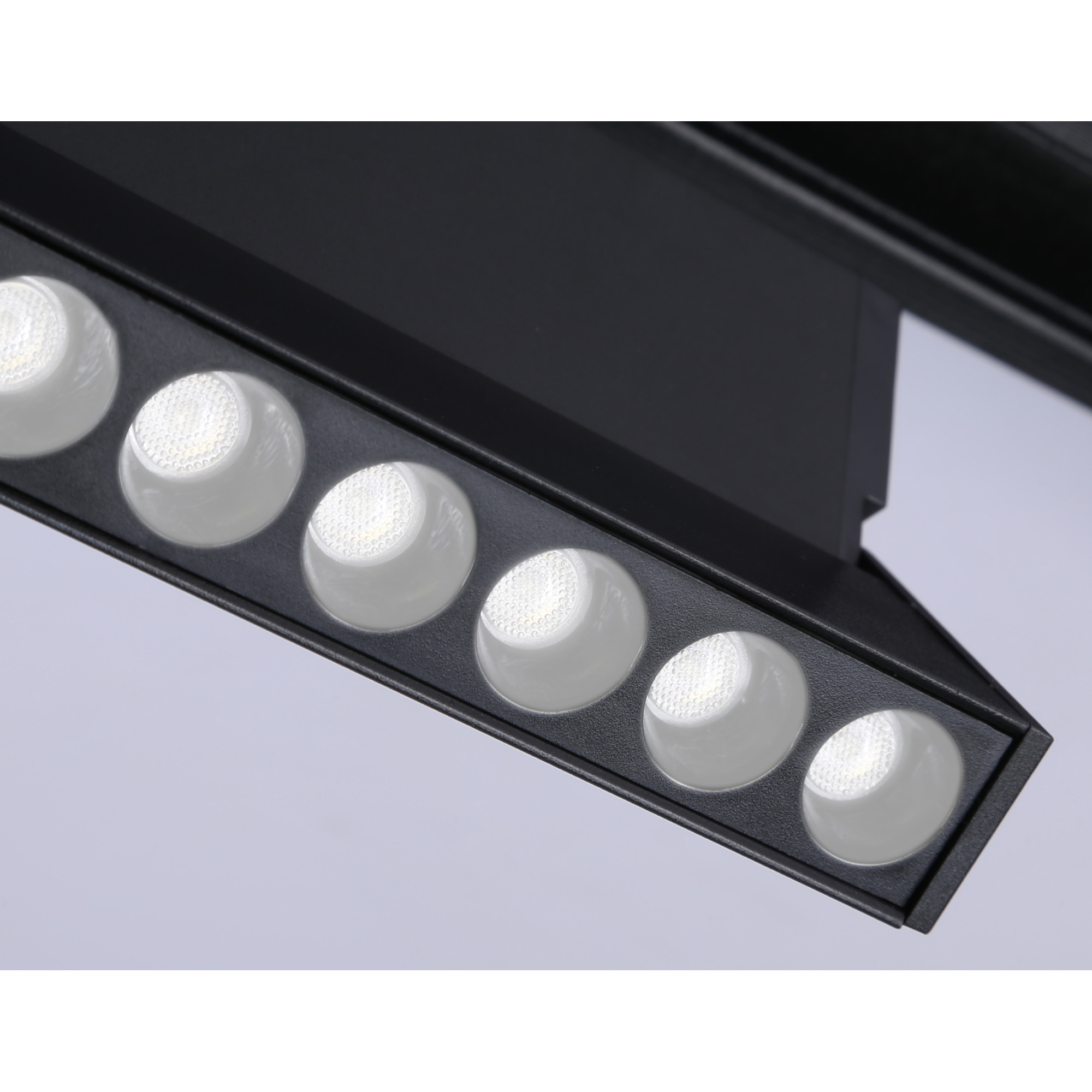 Светильник светодиодный трековый для шинопровода Magnetic GL4081 BK черный 18W 4200K 48V 24° Ambrell