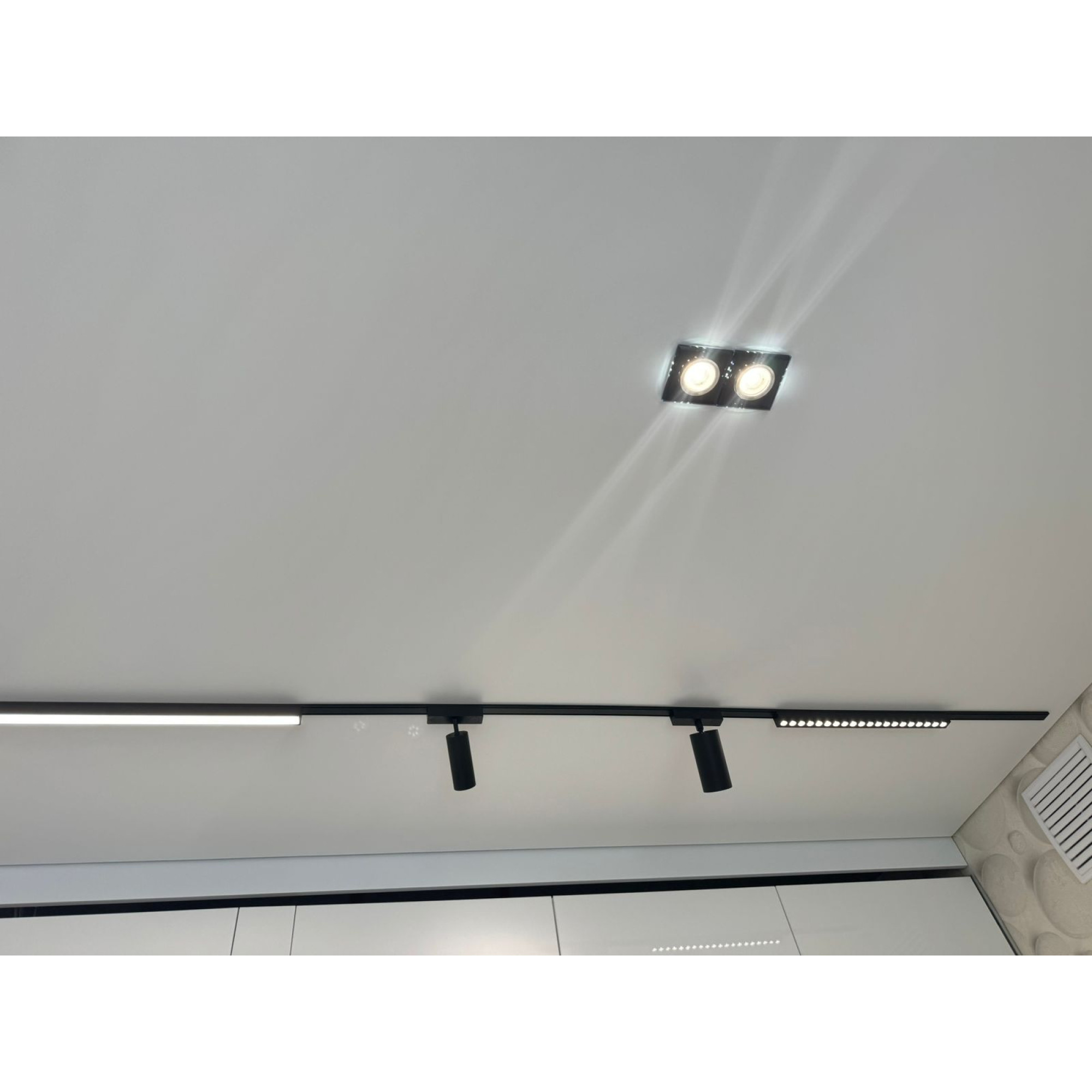 Светильник трековый однофазный магнитный линейный Ultra-1 48В 15Вт 4000К Чёрный 3года SignImpress