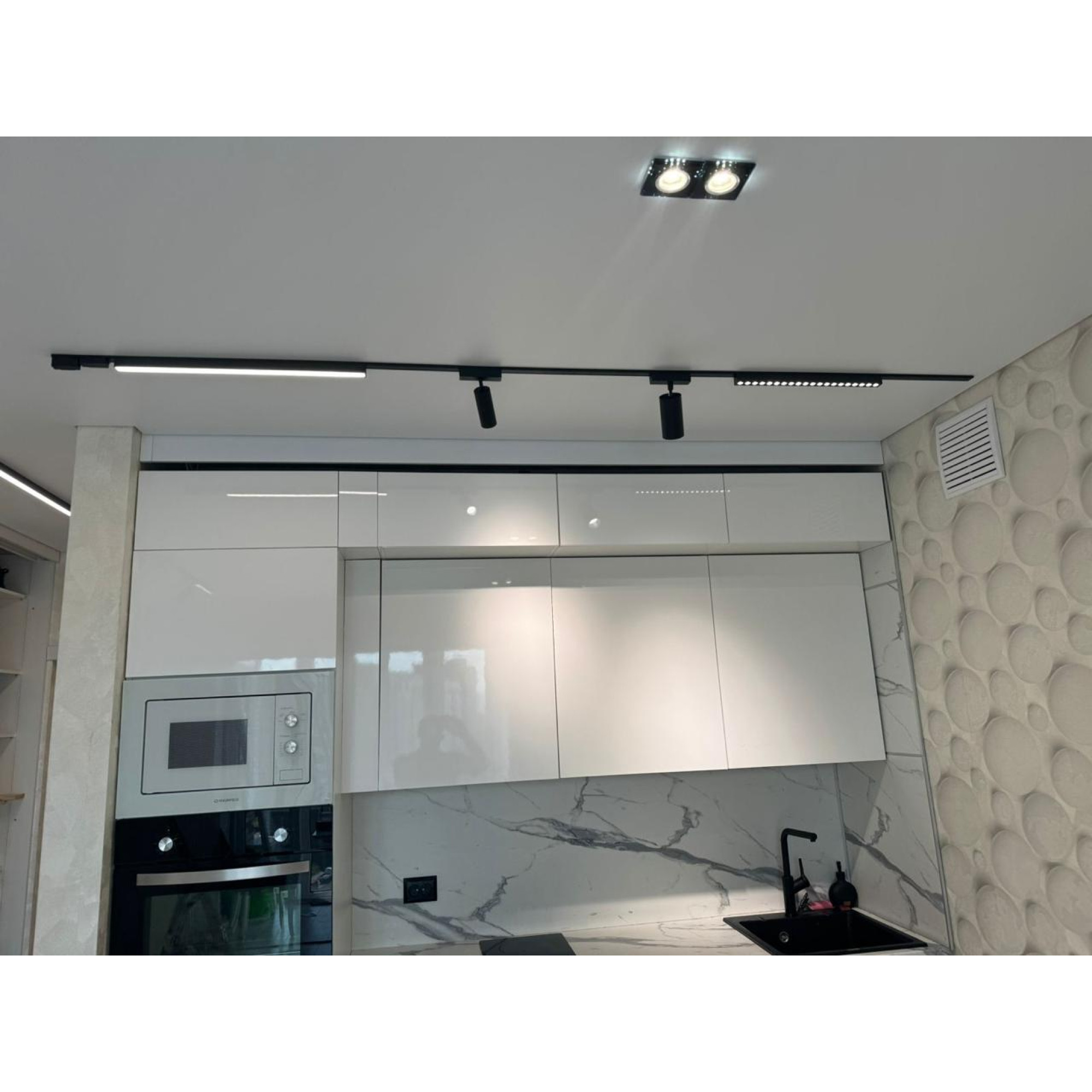 Светильник трековый однофазный магнитный линейный Ultra-1 48В 15Вт 4000К Чёрный 3года SignImpress