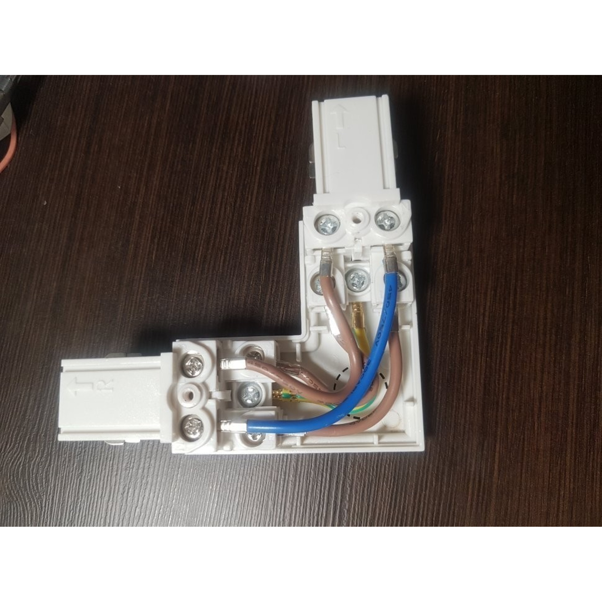 Соединитель Т правый внутренний с токопроводом для трехфазного шинопровода Port Novotech