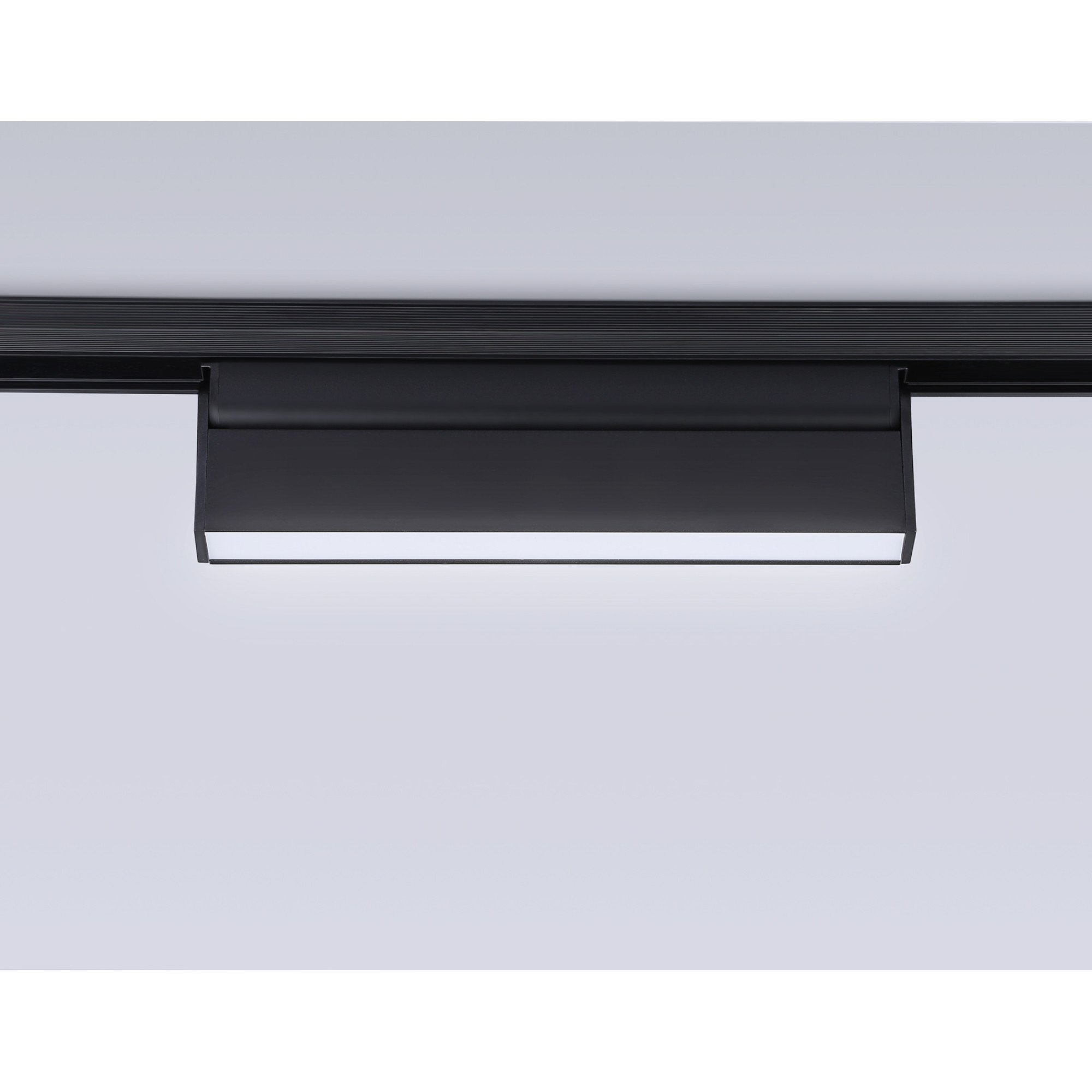 Светильник светодиодный трековый для шинопровода Magnetic GL4062 BK черный IP20 12W 4200K 48V Ambrel