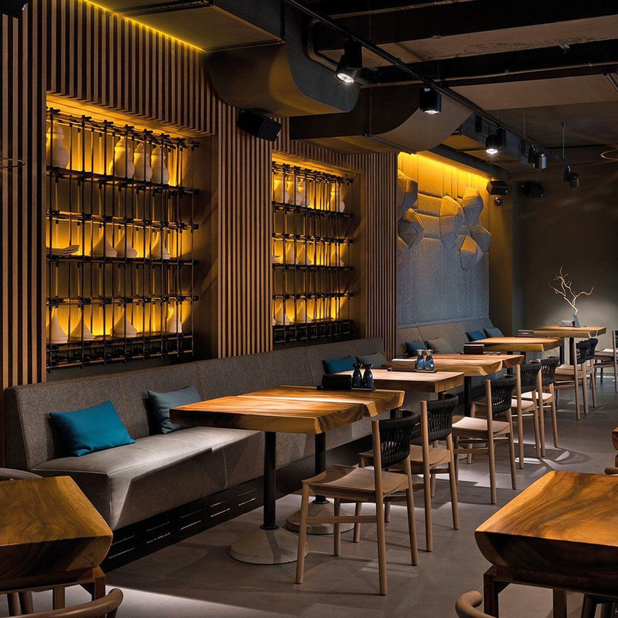 Лента светодиодная LS603, 60SMD(2835)/m 4.8W/m 12V 5m желтый Feron