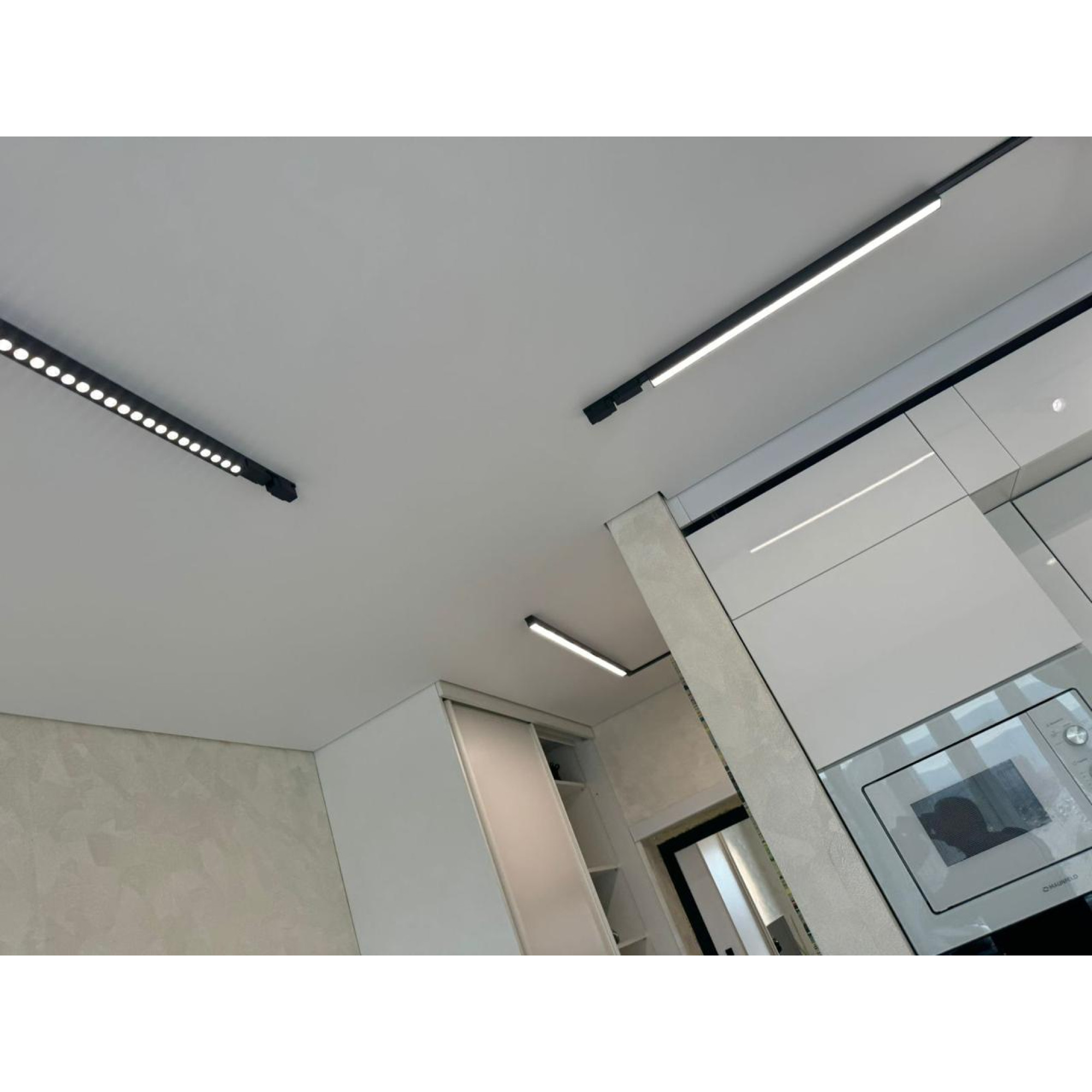 Светильник трековый 1фаза магнитный линейный Ultra-2 Bridgelux 48В 30Вт 4000К Чёрный 3г SignImpress